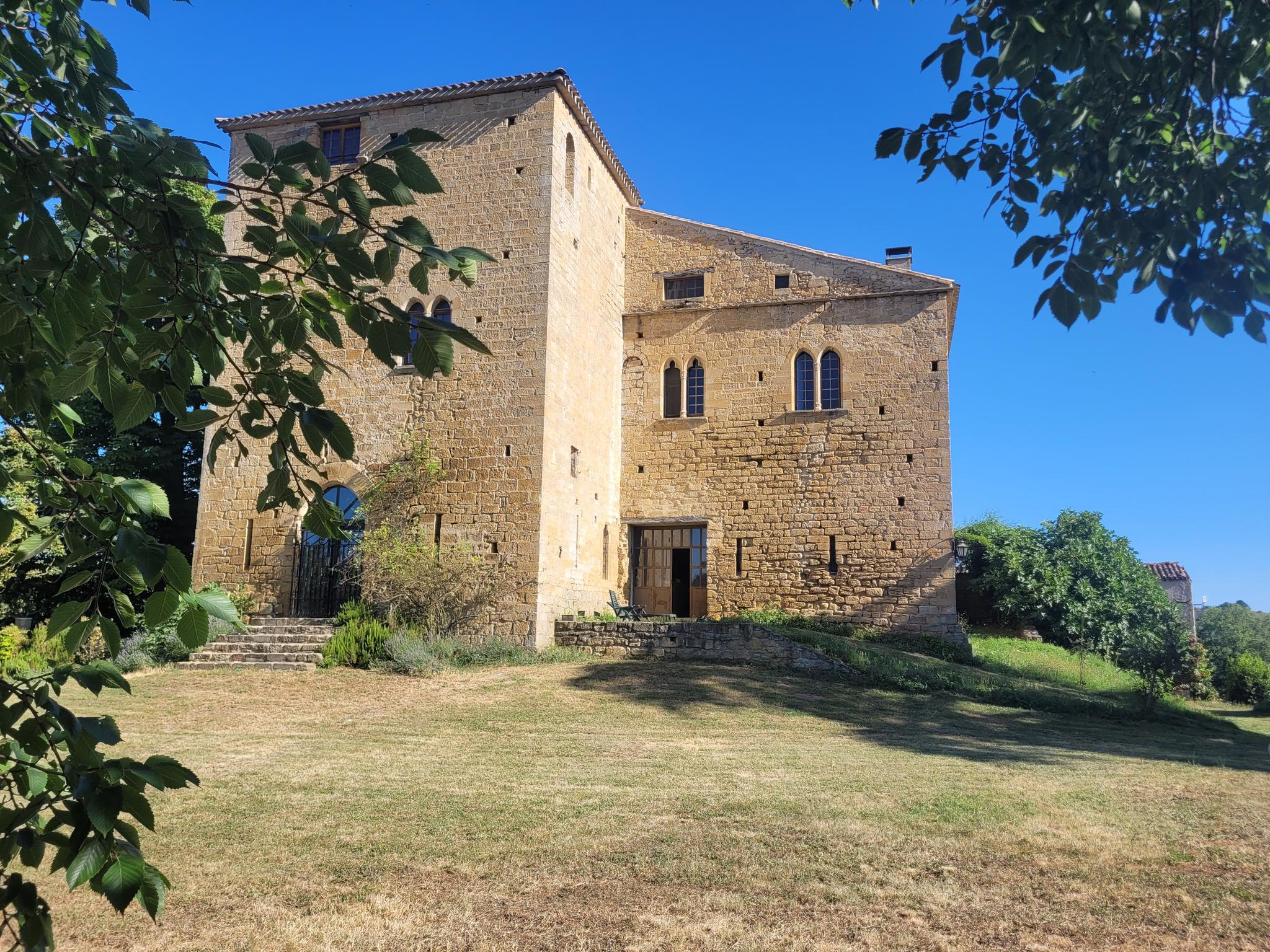 Château Médiéval de Sainte-Foi - Vestiges majestueux de notre histoire, patrimoine historique d'Ariège